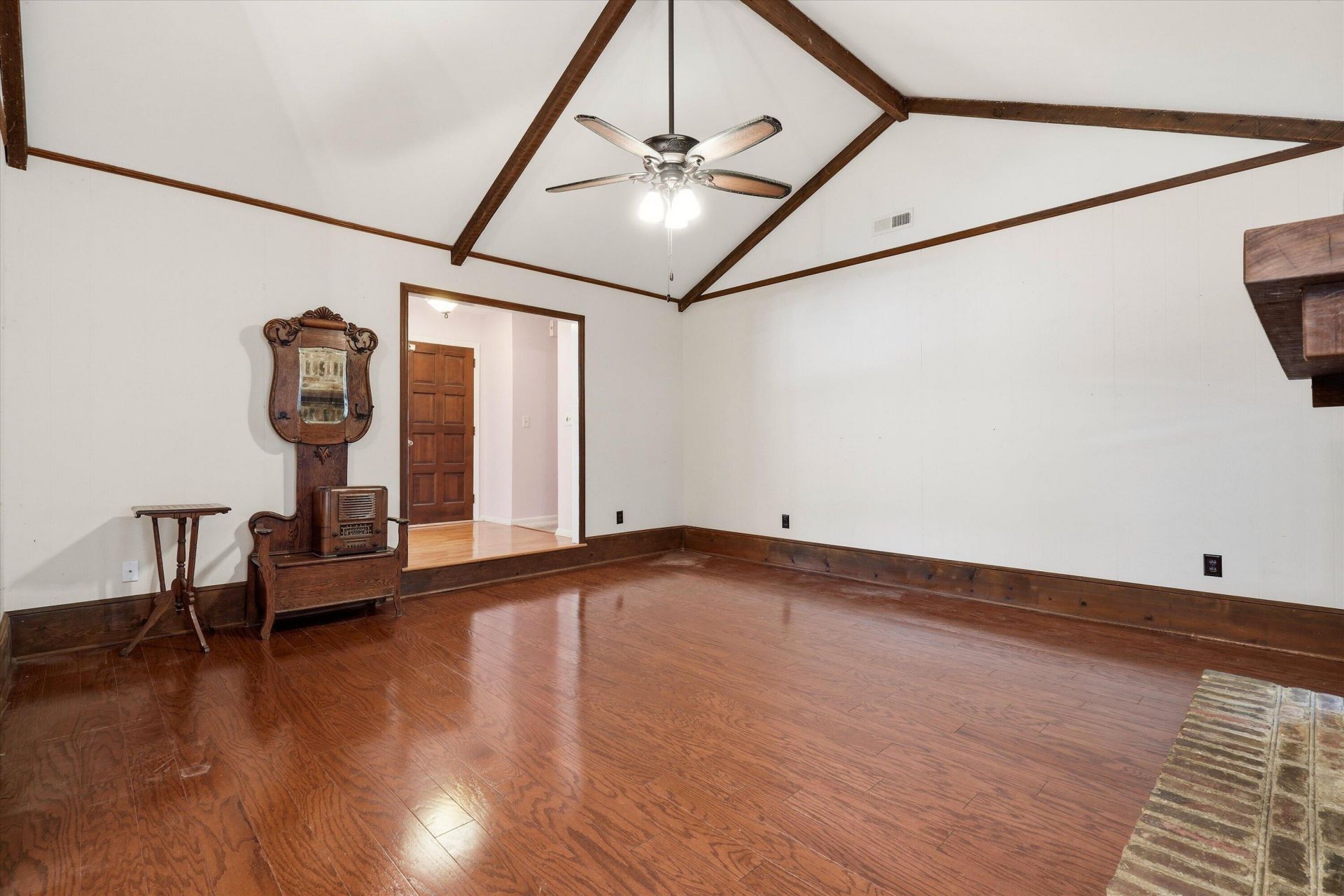1828 Gun Club Road Photo 9