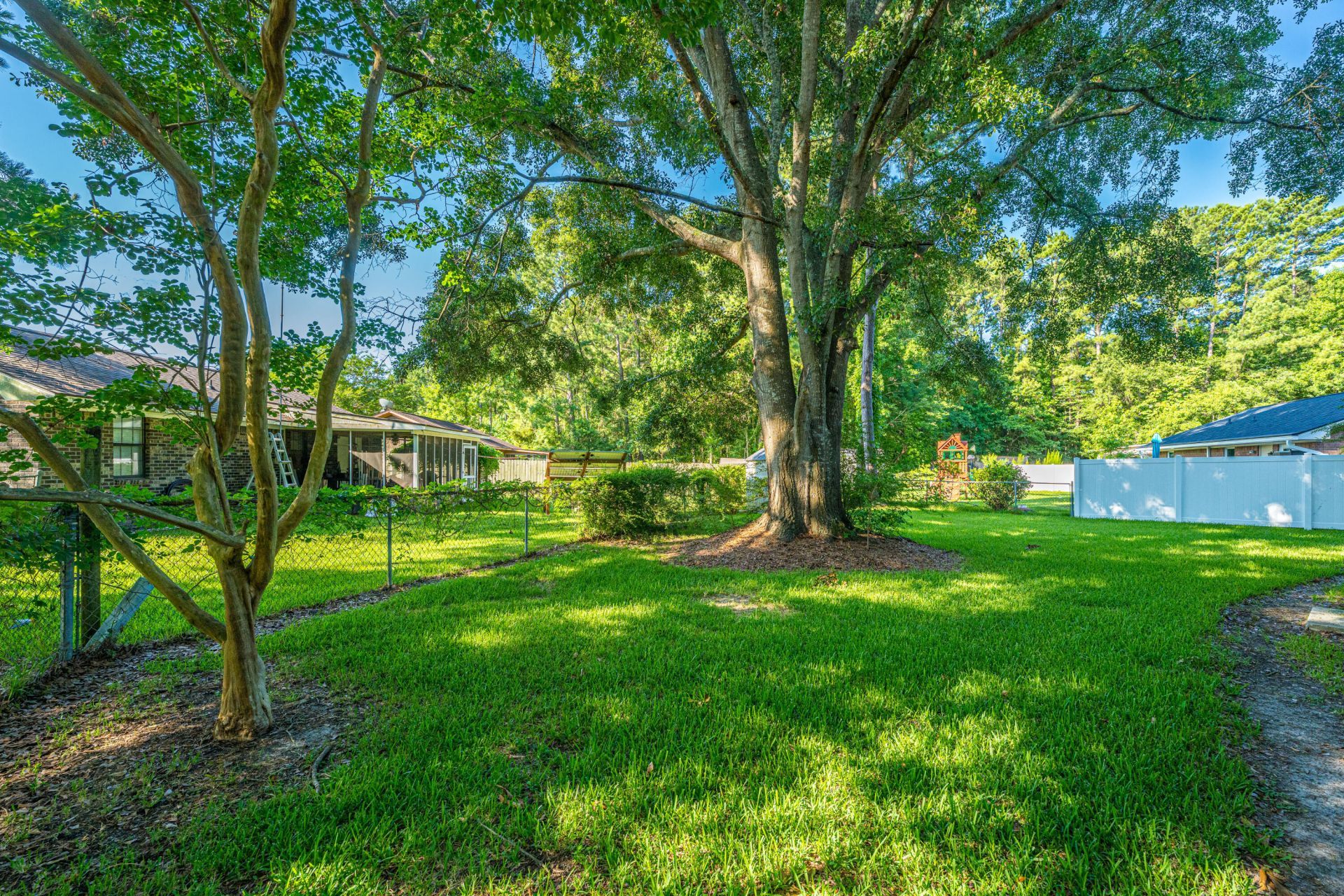 307 Umbria Drive Photo 28