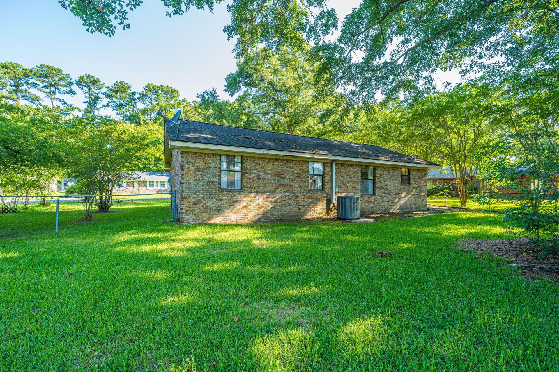 307 Umbria Drive Photo 31