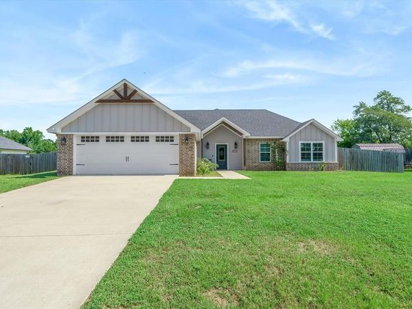 677 Oklahoma Street , Van, TX 75790