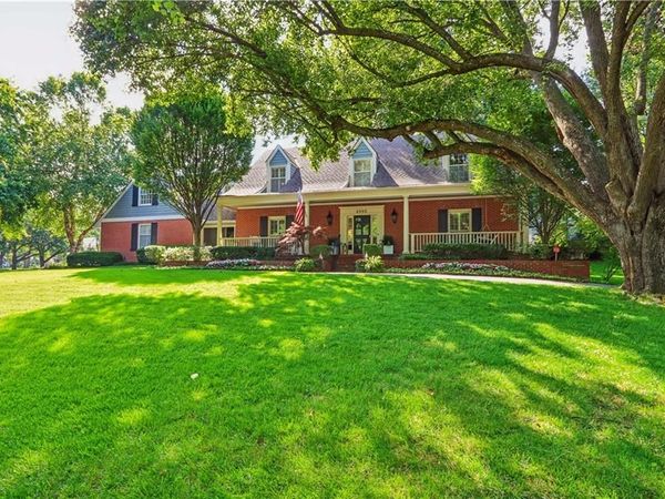 6905 Overhill Road, Mission Hills, KS 66208