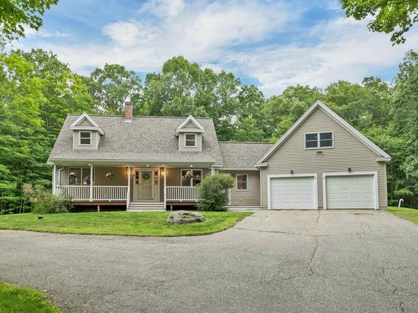 82 New Road, Newmarket, NH 03857