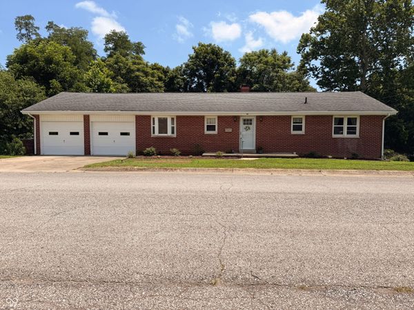 201 S Water Street, Brownstown, IN 47220
