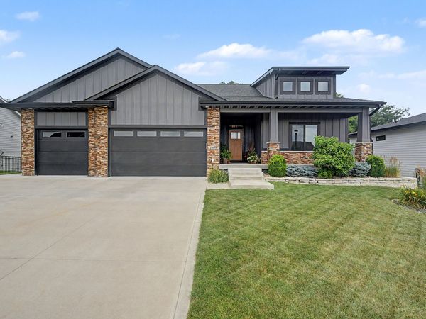 2205 NE Heritage Drive, Grimes, IA 50111