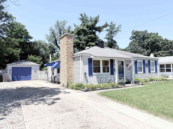 415 Manchester Drive, South Bend, IN 46615