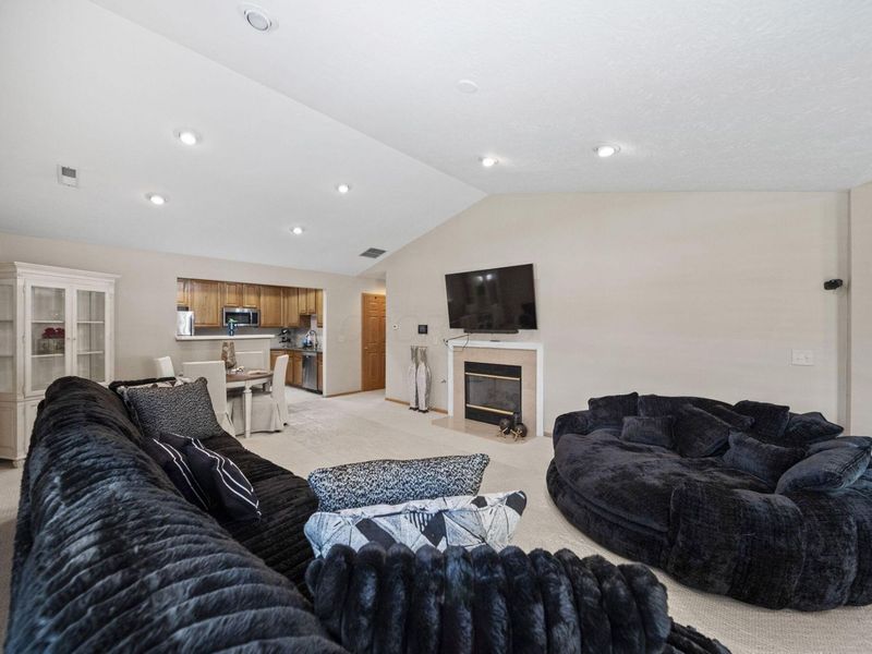 622 Piney Glen Drive, Unit 622, Columbus, OH 43230 Photo 10
