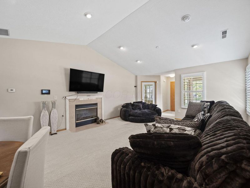 622 Piney Glen Drive, Unit 622, Columbus, OH 43230 Photo 5