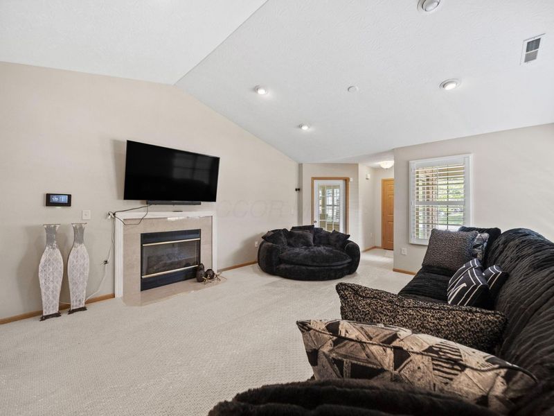 622 Piney Glen Drive, Unit 622, Columbus, OH 43230 Photo 6