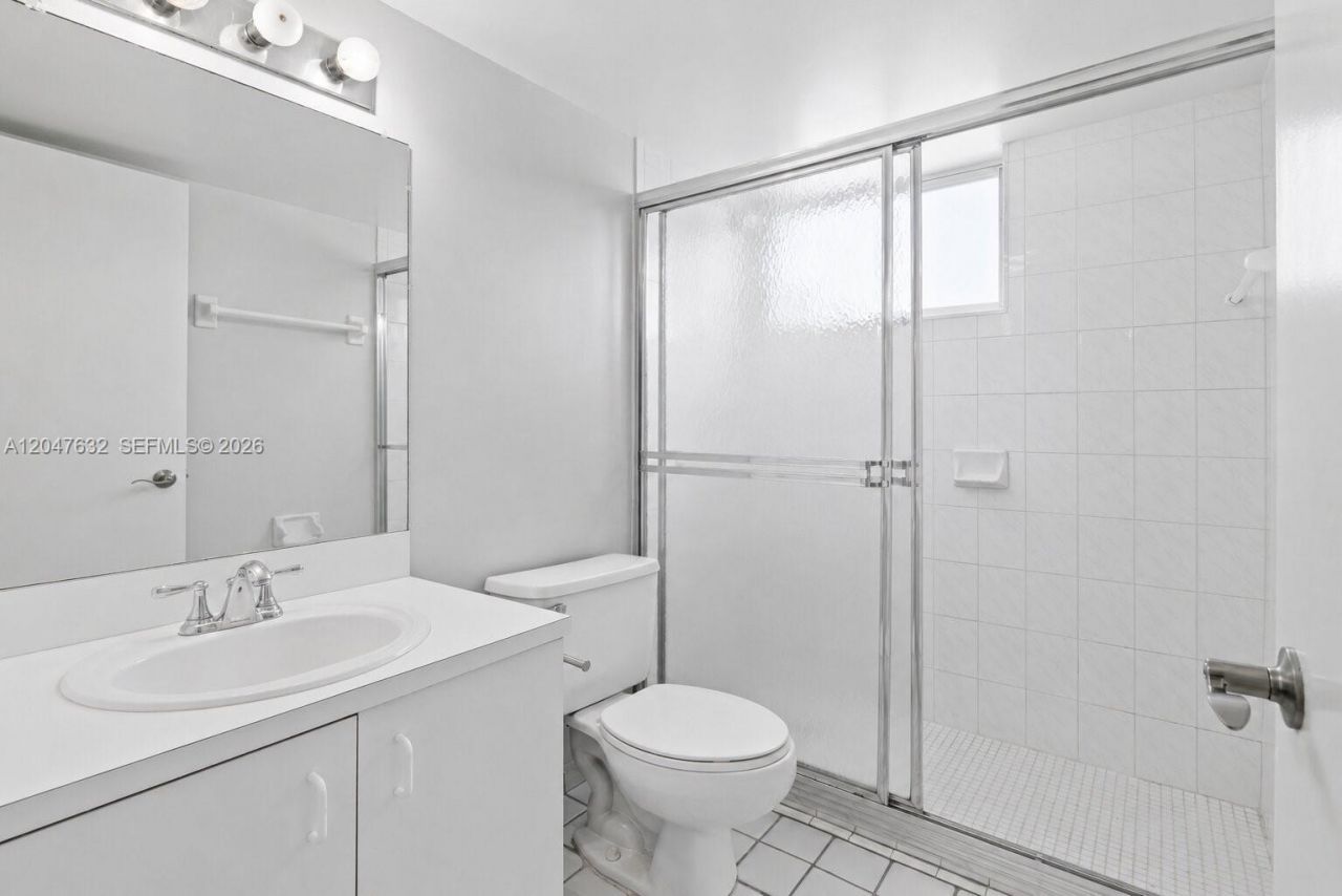 3901 Indian Creek Dr , Unit 309, Miami Beach, FL 33140 Photo