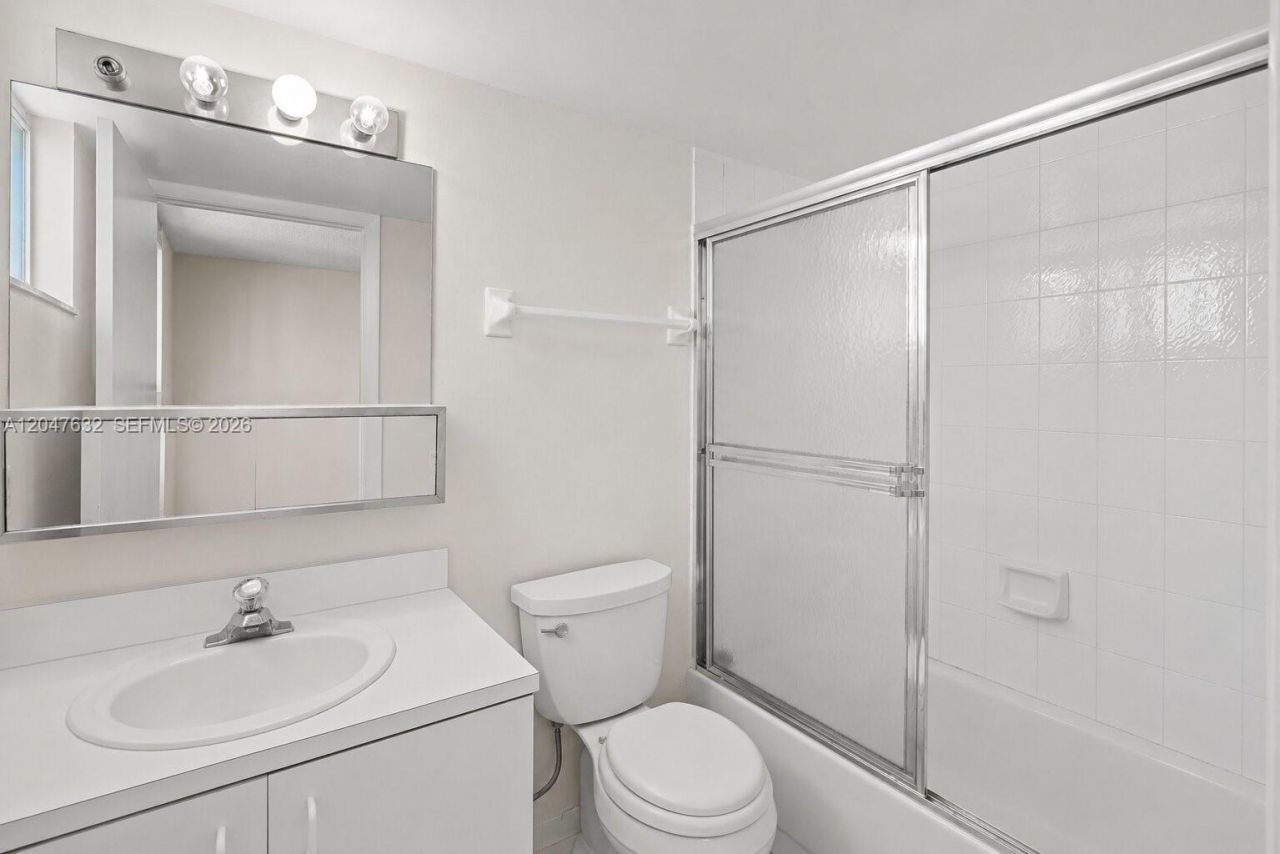 3901 Indian Creek Dr , Unit 309, Miami Beach, FL 33140 Photo