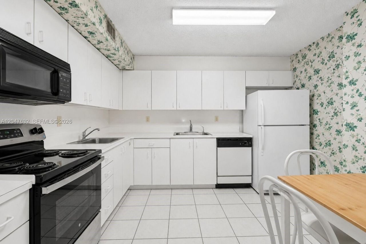 3901 Indian Creek Dr , Unit 309, Miami Beach, FL 33140 Photo