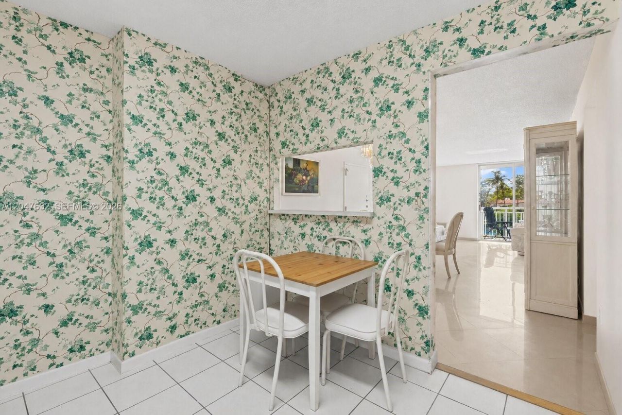 3901 Indian Creek Dr , Unit 309, Miami Beach, FL 33140 Photo