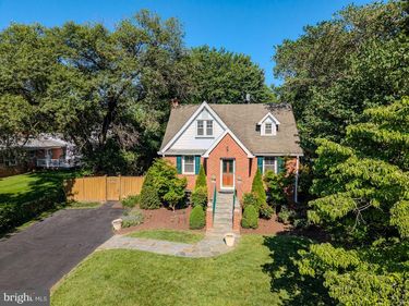 903 CRESTVIEW DRIVE, HERNDON, VA 20170