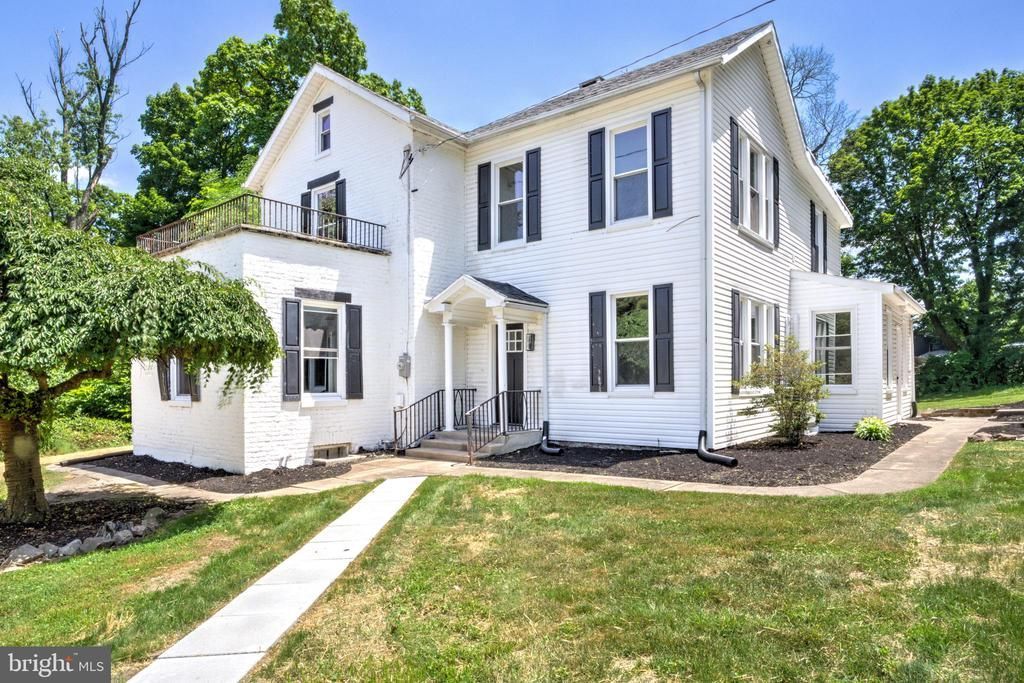 2 N LANDVALE STREET , YORK HAVEN, PA 17370