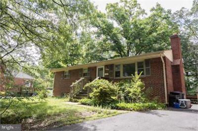10505 Forest Avenue, Fairfax, VA 22030 Main Photo