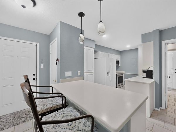 4028 Ridglea Country Club Drive, Unit 804, Fort Worth, TX 76126