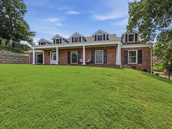 174 N Crest Road, Chattanooga, TN 37404