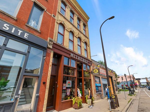 213 1/2 Washington Avenue N, Minneapolis, MN 55401