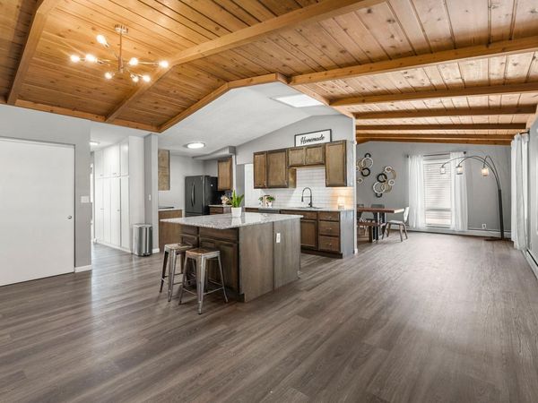 7008 35th Avenue N, Crystal, MN 55427