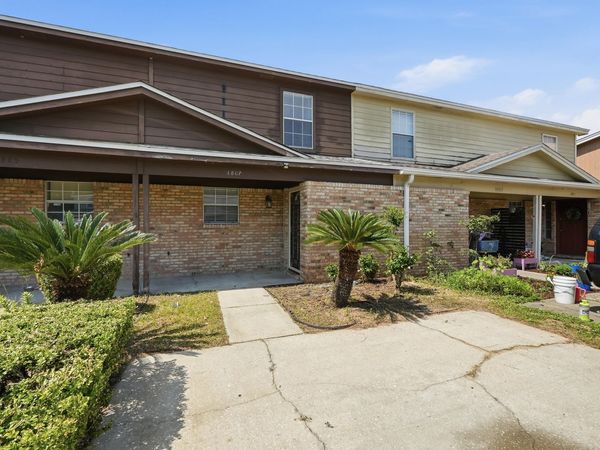 1807 Whispering Oaks Lane, Fort Walton Beach, FL 32547