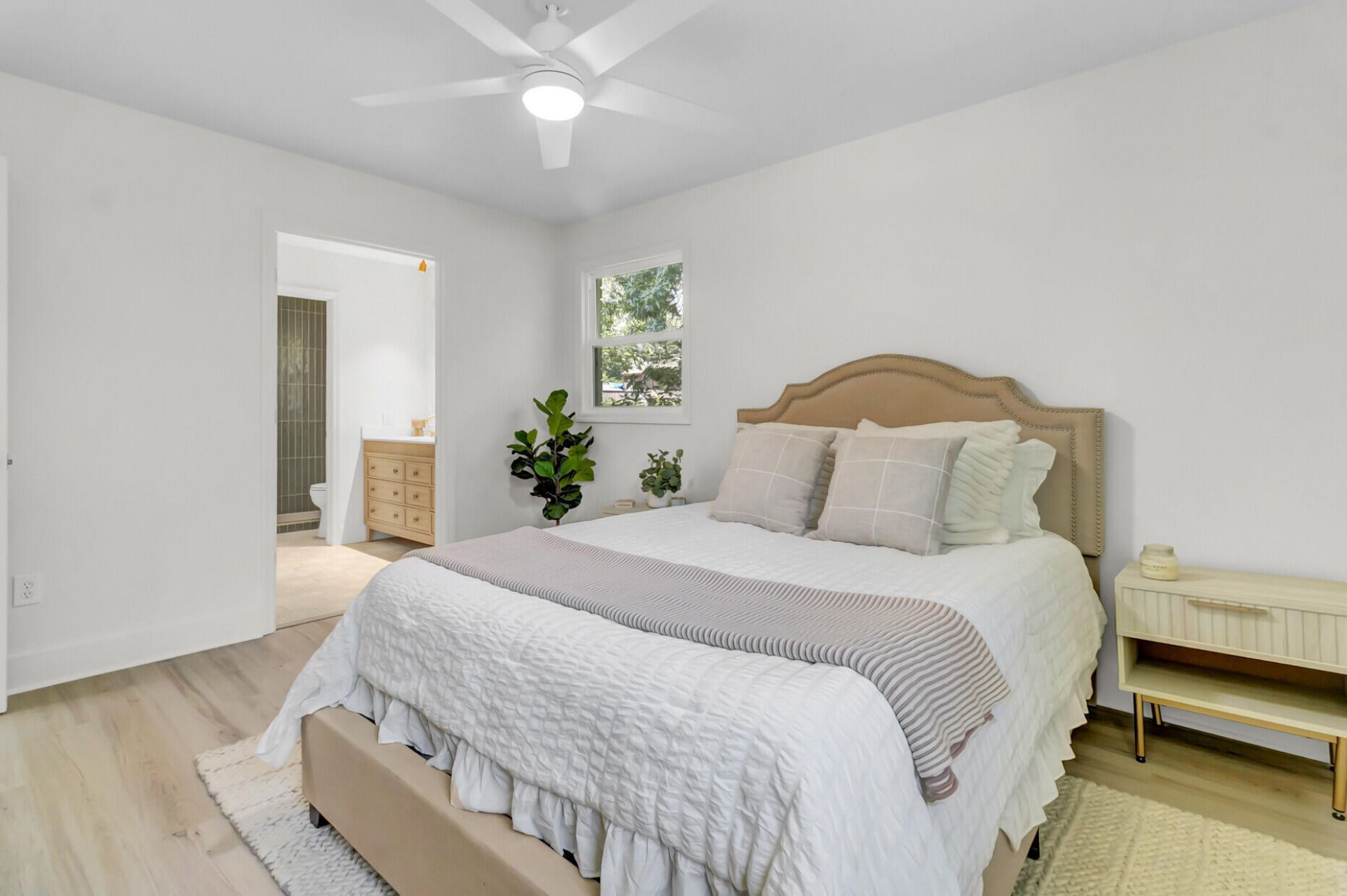 887 Melrose Drive Photo 13