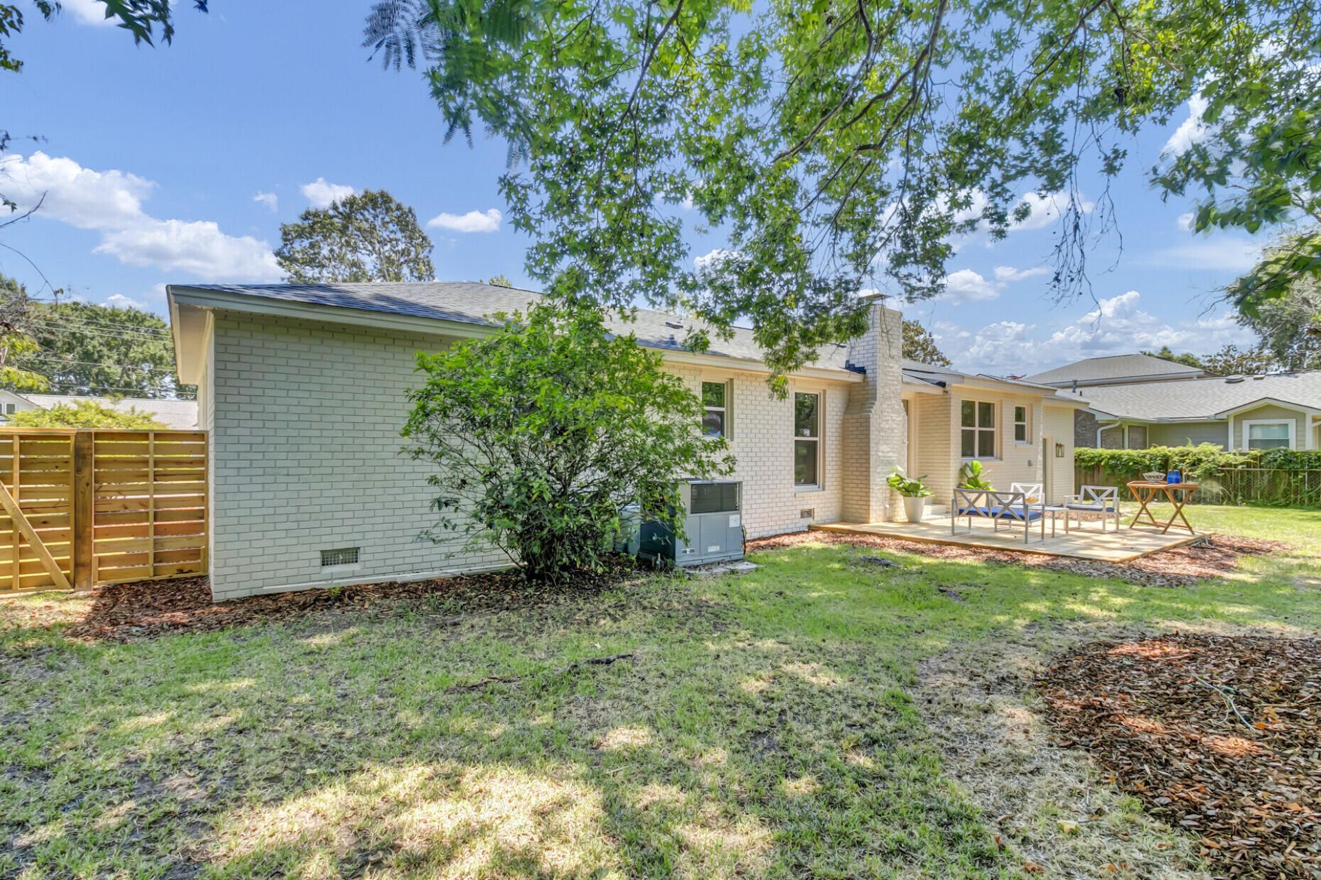 887 Melrose Drive Photo 4