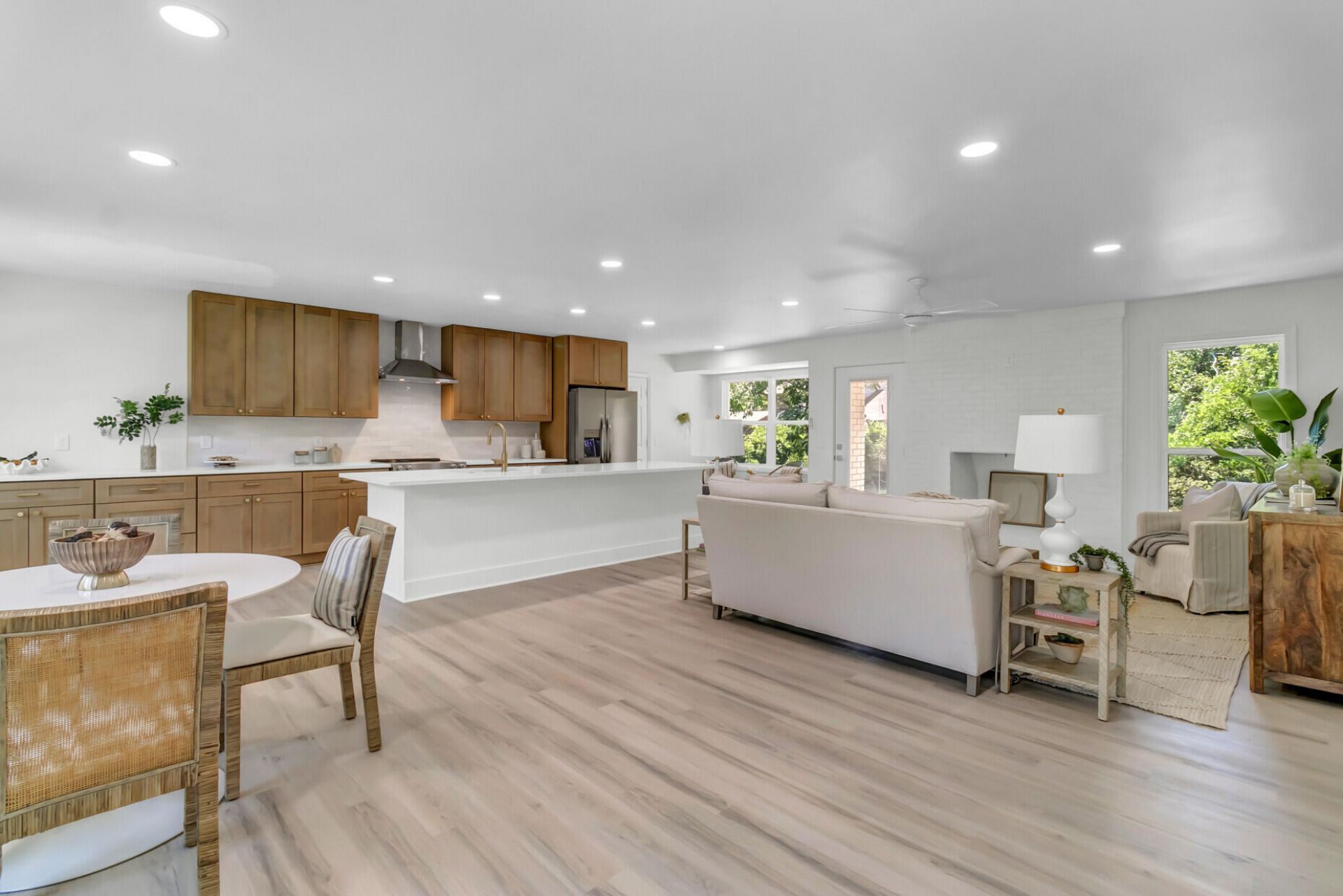 887 Melrose Drive Photo 6