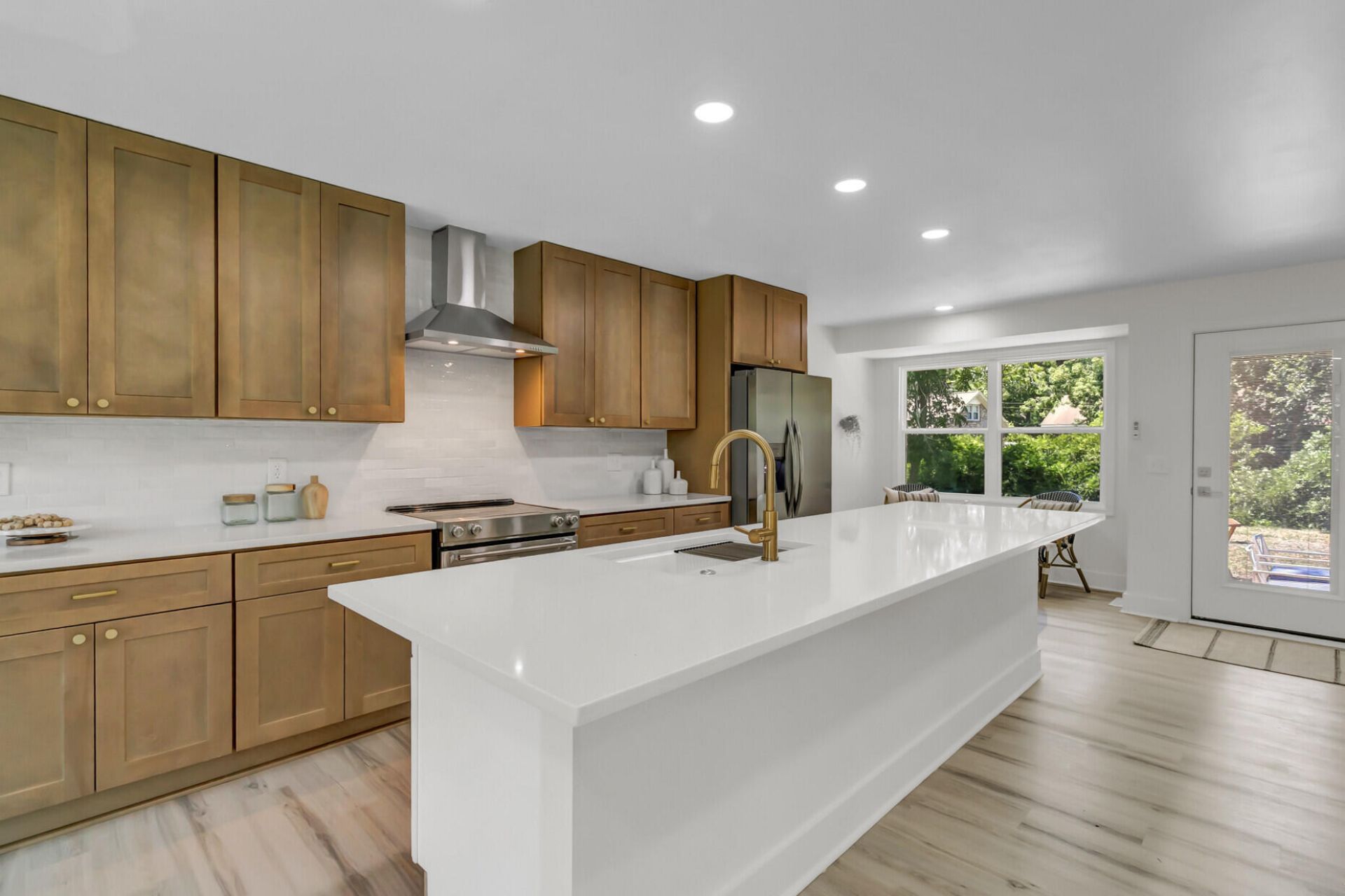 887 Melrose Drive Photo 9