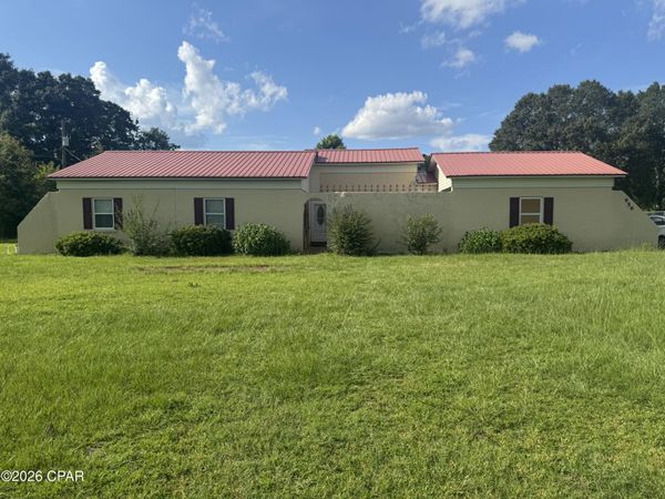 956 Everett Road , Graceville, FL 32440