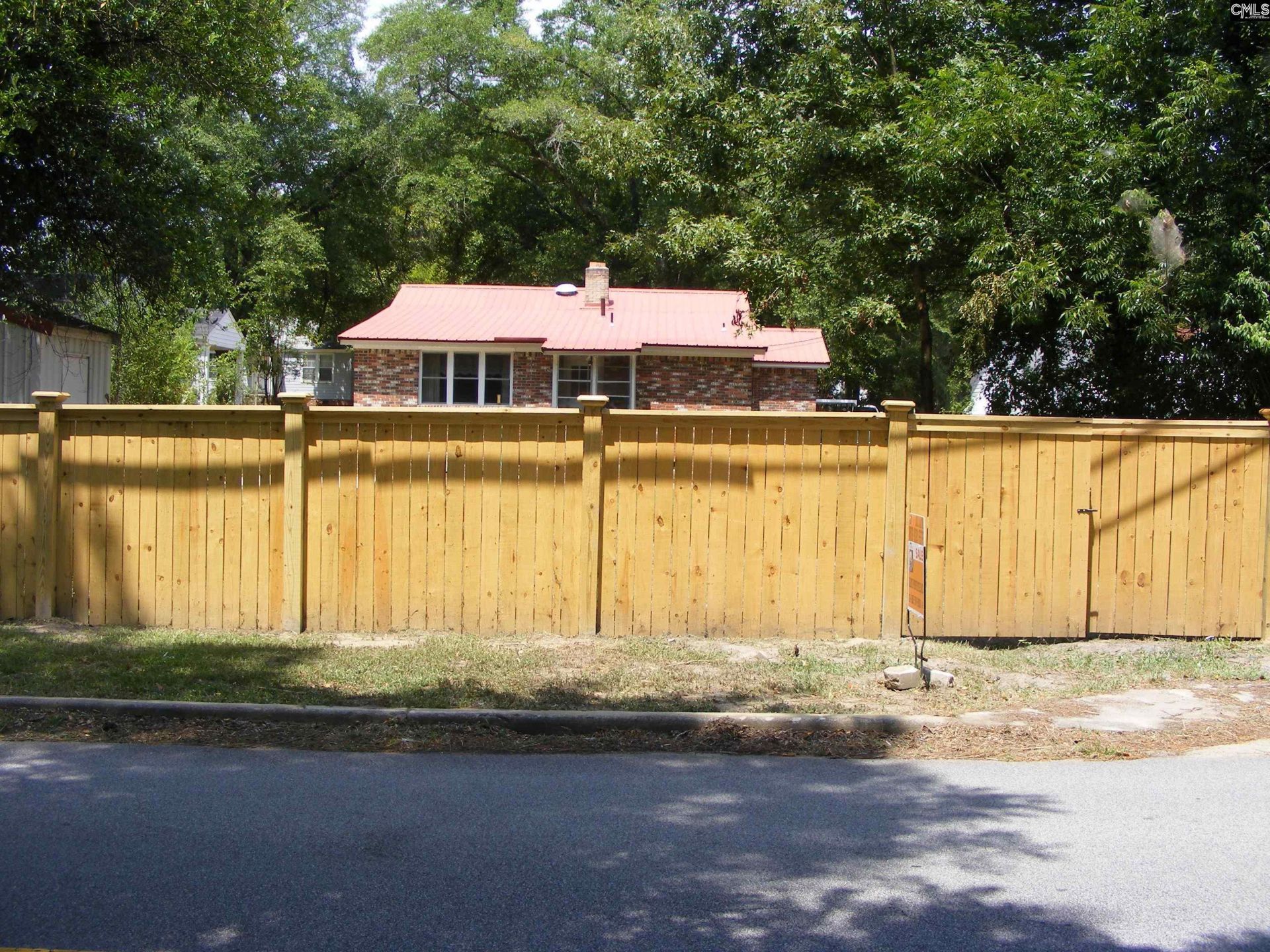 606 Hemhill Street Photo 7