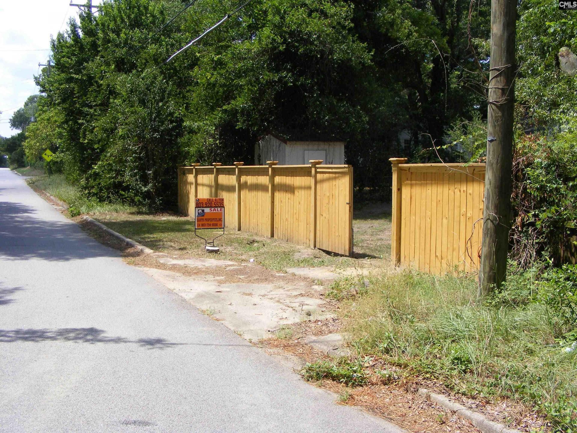 606 Hemhill Street Photo 9