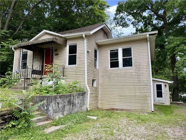 2618 Adams Street, Lakemore, OH 44250