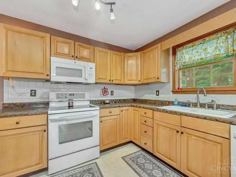 7947 Contreras Road, Oxford Township, OH 45056 Photo 18