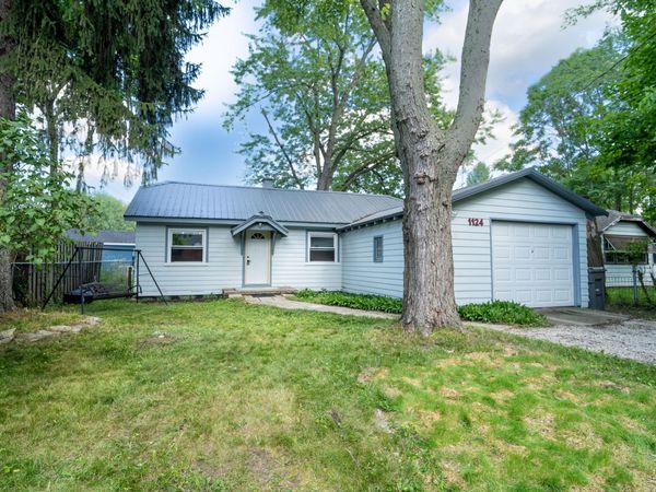 1124 Kusterer Drive NW, Grand Rapids, MI 49534