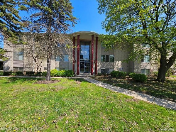 33234 KINGSLANE, Farmington, MI 48336