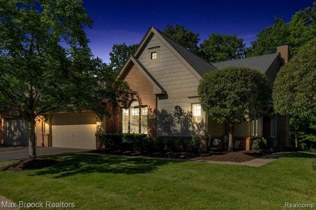 7330 Crackling Creek Circle, West Bloomfield Township, MI 48322 Main Photo