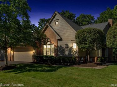 7330 Crackling Creek Circle, West Bloomfield Twp, MI 48322