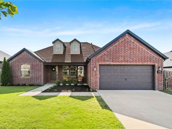 5736 W Cane Hill Drive , Fayetteville, AR 72704