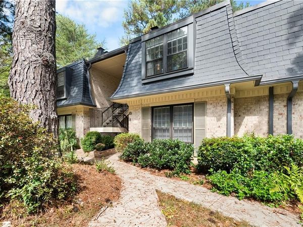 8 Cantey Place NW, Atlanta, GA 30327