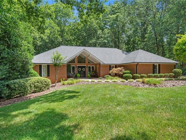 11740 Mountain Laurel Drive , Roswell, GA 30075