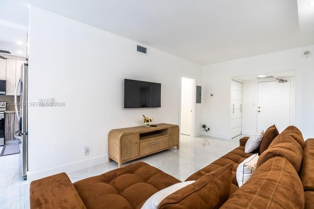 301 174th St, Unit L05, Sunny Isles Beach, FL 33160 Photo