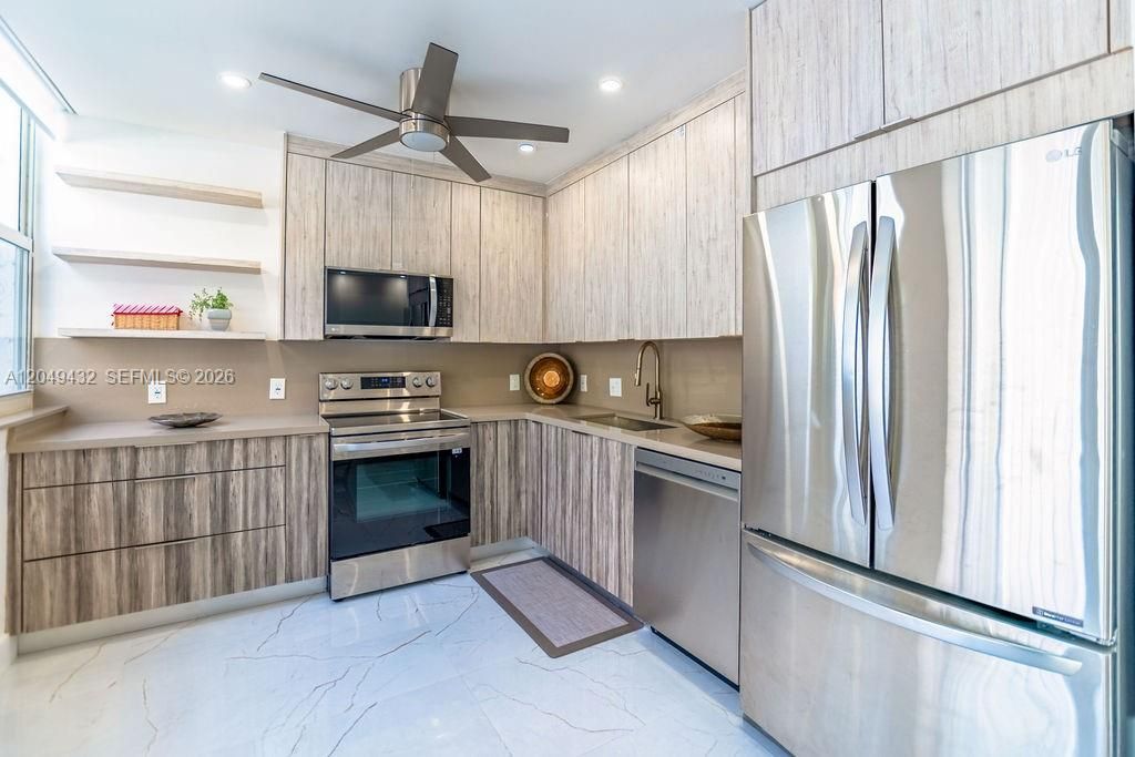 301 174th St, Unit L05, Sunny Isles Beach, FL 33160 Photo
