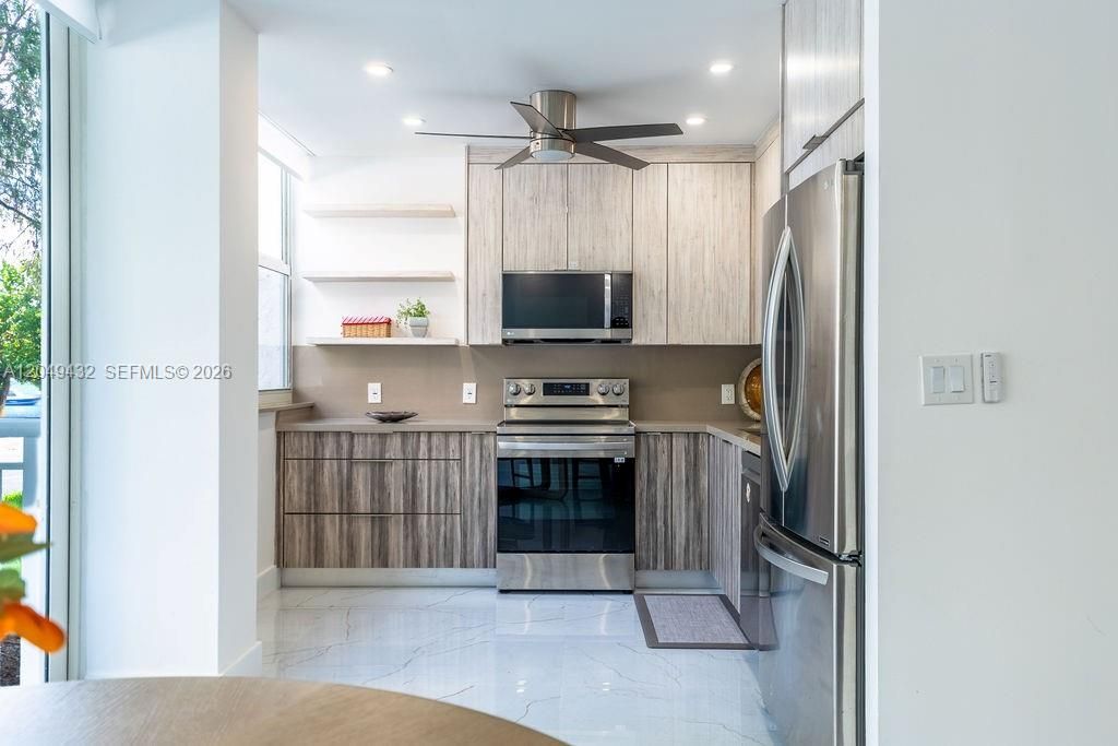 301 174th St, Unit L05, Sunny Isles Beach, FL 33160 Photo
