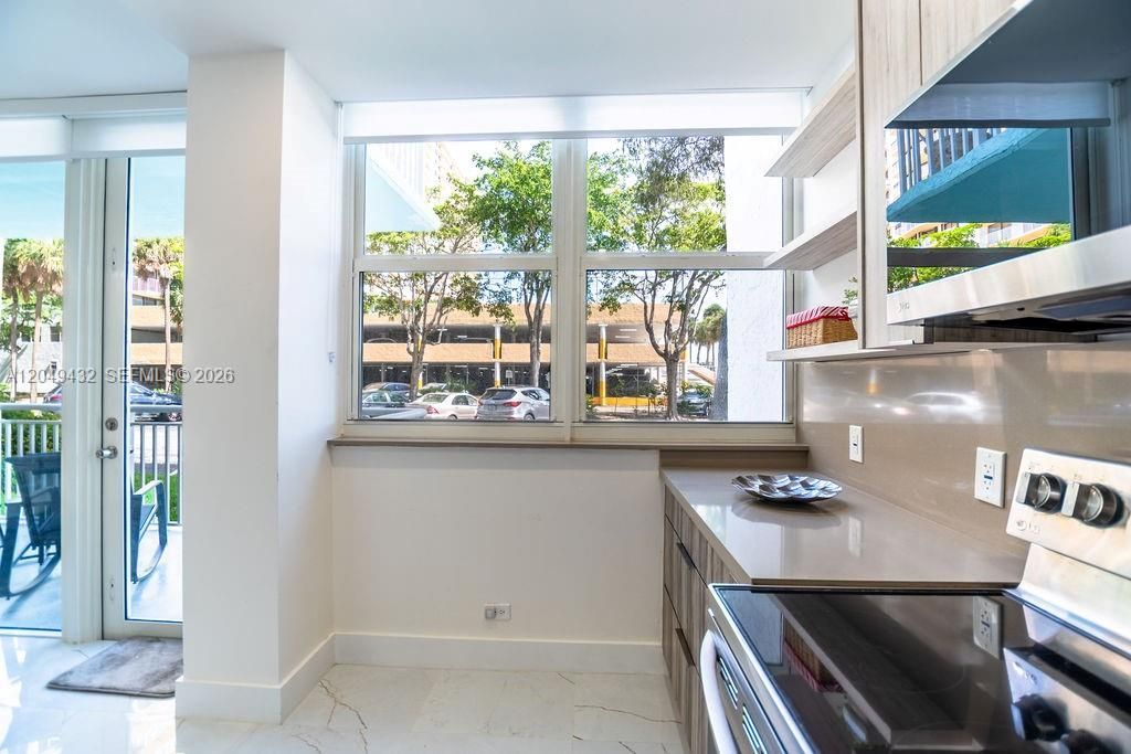 301 174th St, Unit L05, Sunny Isles Beach, FL 33160 Photo