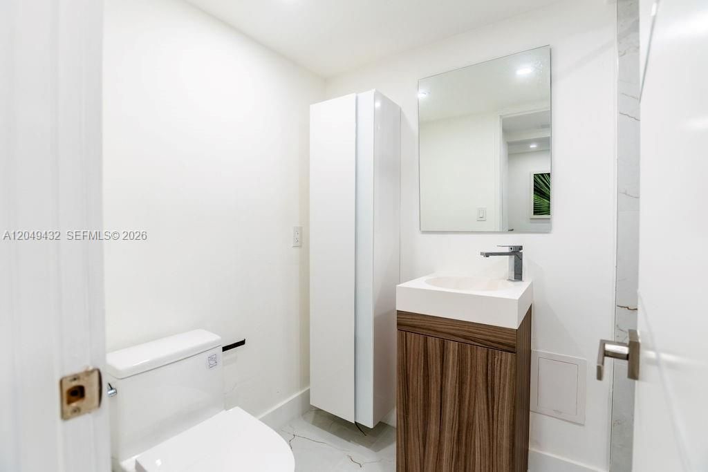 301 174th St, Unit L05, Sunny Isles Beach, FL 33160 Photo