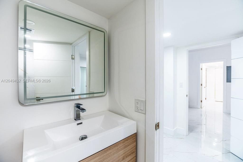 301 174th St, Unit L05, Sunny Isles Beach, FL 33160 Photo