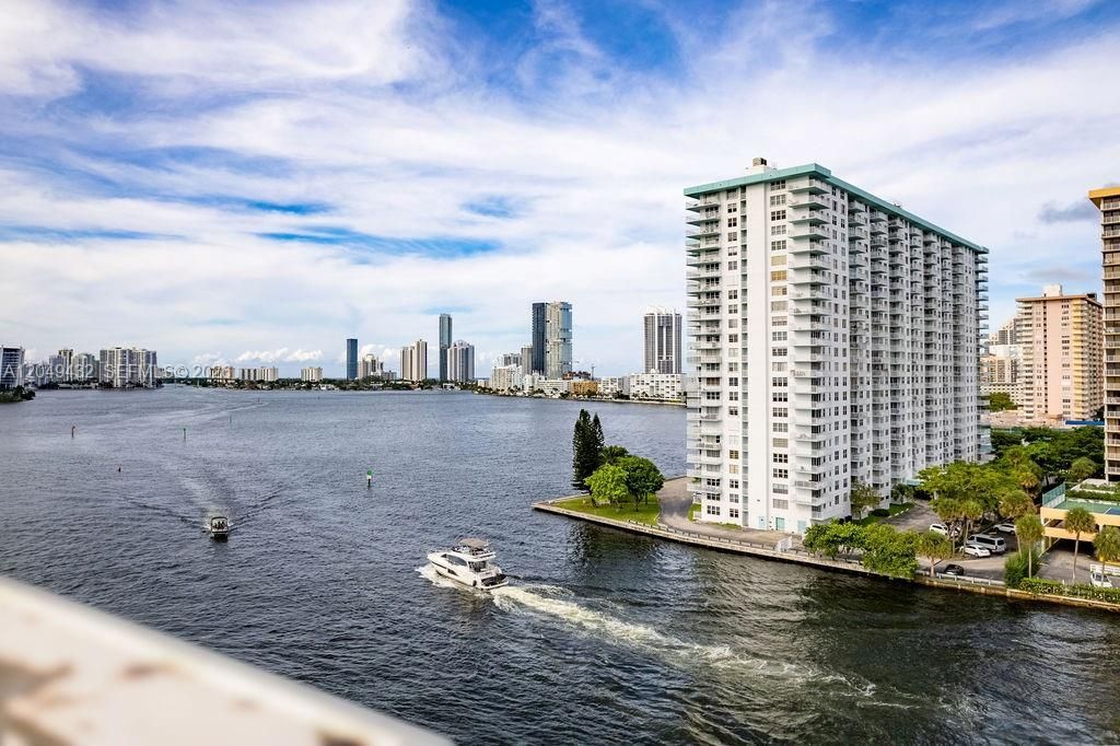 301 174th St, Unit L05, Sunny Isles Beach, FL 33160 Photo