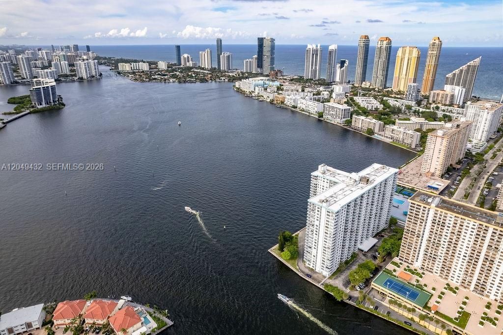 301 174th St, Unit L05, Sunny Isles Beach, FL 33160 Photo