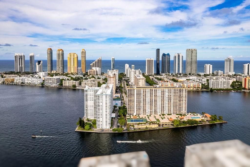 301 174th St, Unit L05, Sunny Isles Beach, FL 33160 Photo
