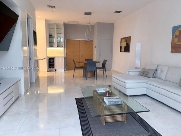 881 Ocean Dr , Unit L2, Key Biscayne, FL 33149